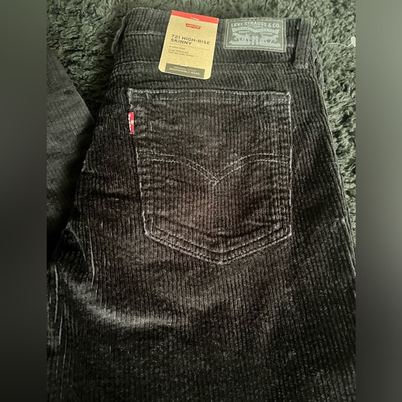 LEVI’S BLACK HIGH RISE SKINNY CORDUROY JEANS - Picture 6 of 6
